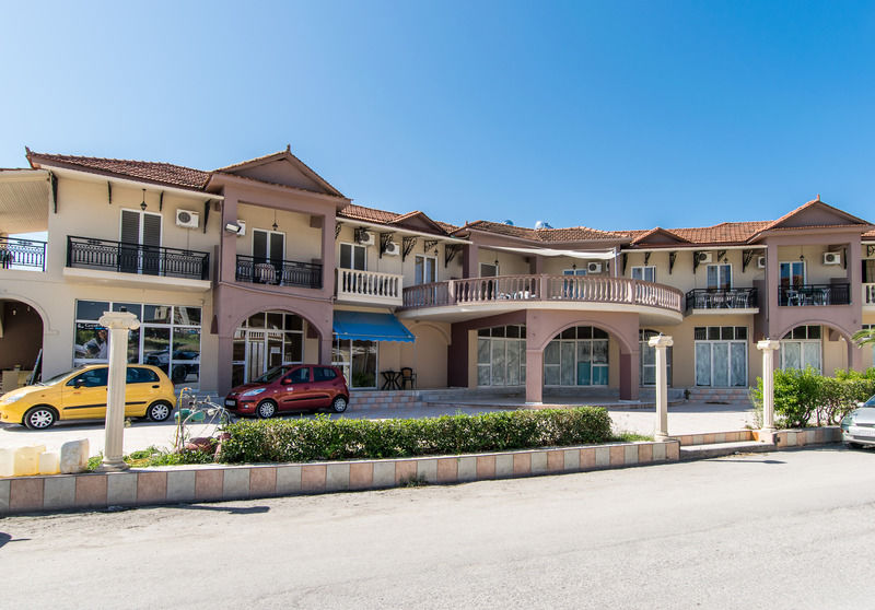 اليكاناس Zante Nest Studios & Apartments المظهر الخارجي الصورة