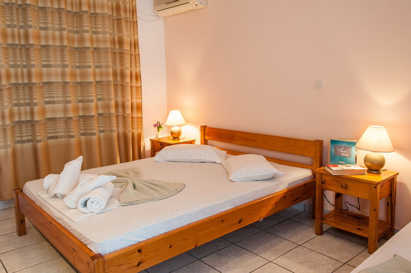 اليكاناس Zante Nest Studios & Apartments المظهر الخارجي الصورة